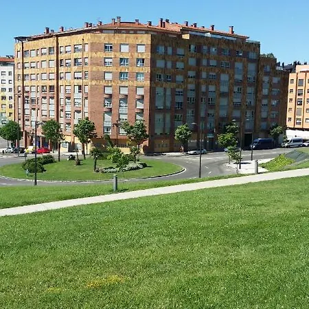 Appartamento Chevere Rojo Con Garaje Oviedo