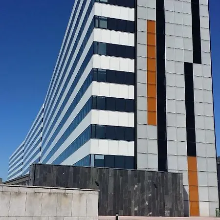 Chevere Rojo-huca Apartman *