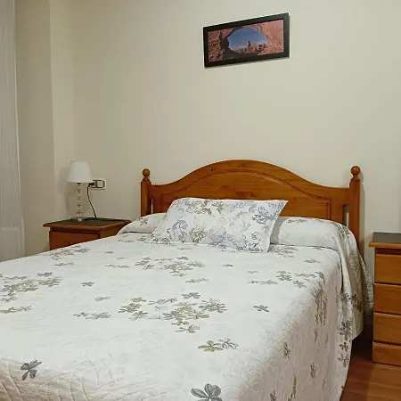 Apartamentos Chevere Rojo con Garaje * Oviedo
