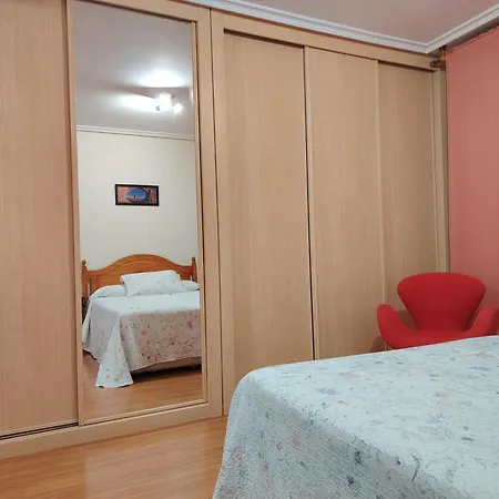 Chevere Rojo Con Garaje Appartamento Oviedo